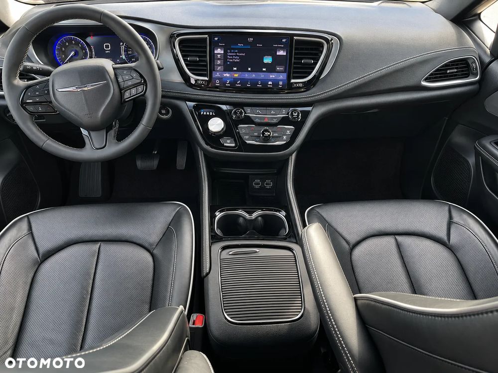 Chrysler Pacifica - 14