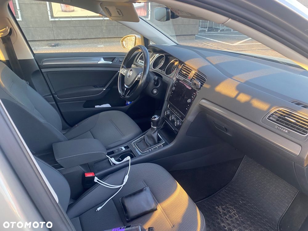 Volkswagen Golf - 9