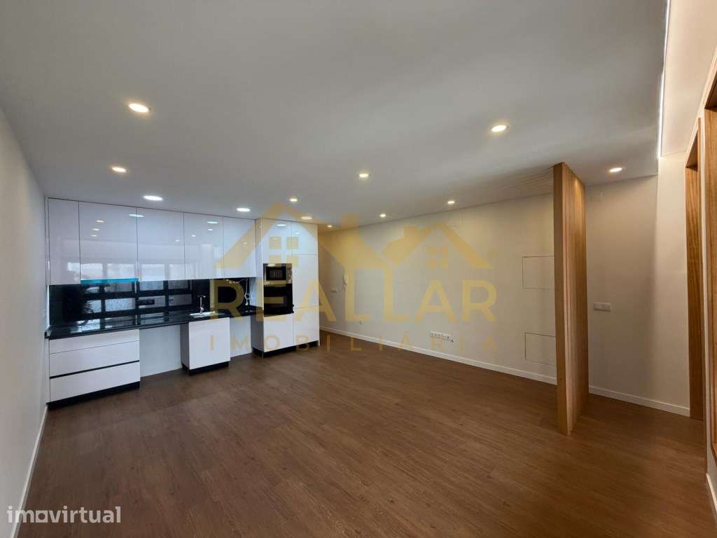 Apartamento T2 Remodelado com Terraço Privativo a 5 min da Praia - ... - Grande imagem: 4/27