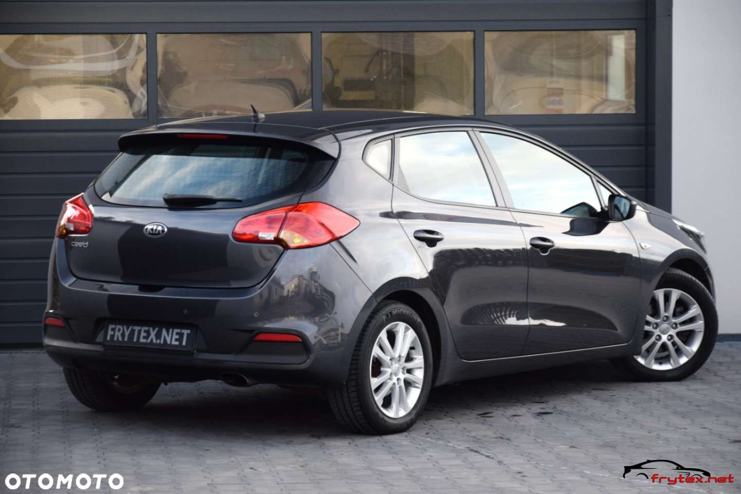 Kia Ceed - 11