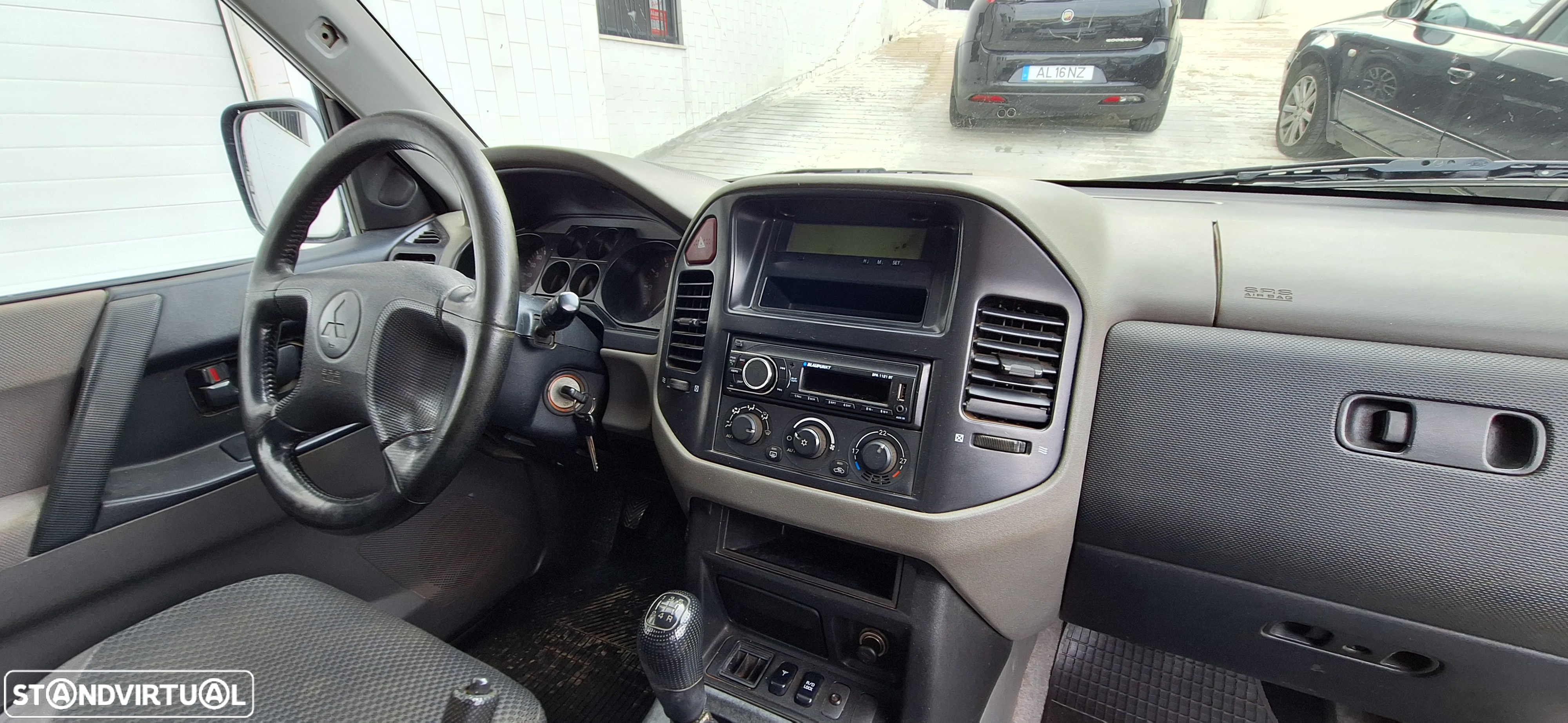 Mitsubishi Pajero 3.2 DI-D GLS - 15