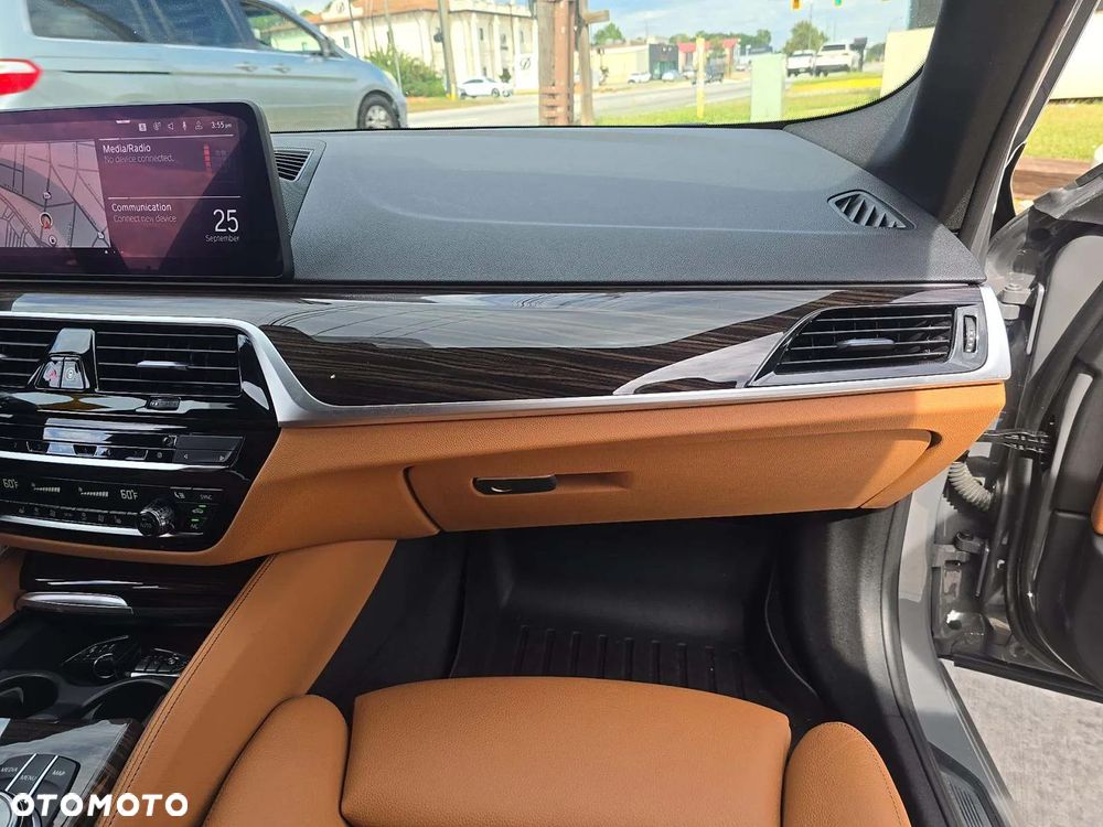 BMW Seria 5 540i M Sport Edition - 7