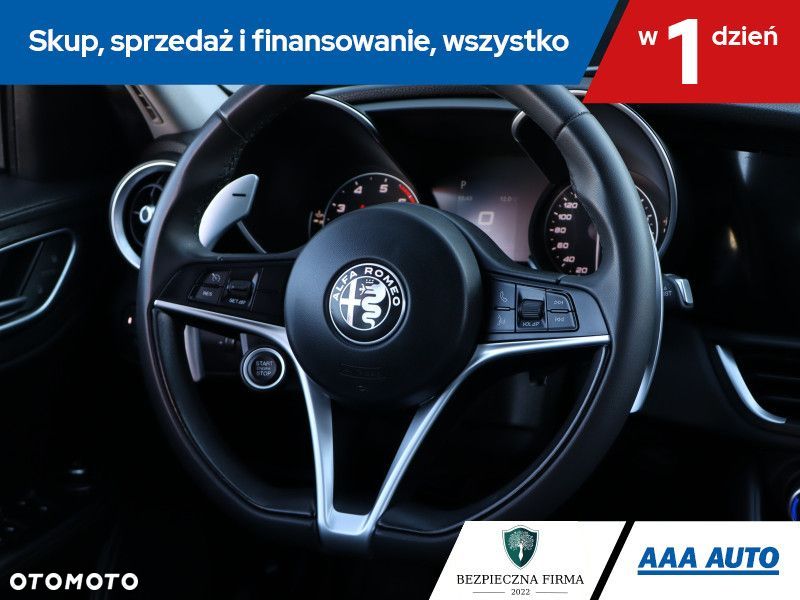 Alfa Romeo Giulia - 18