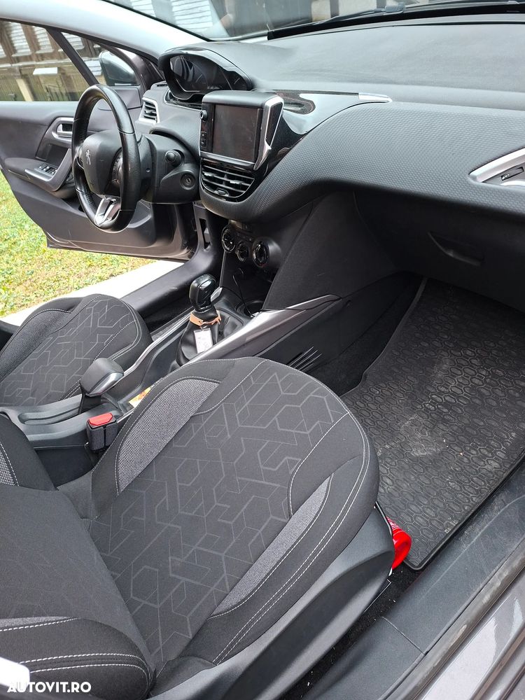 Peugeot 2008 - 6