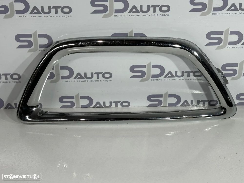Friso / Aro Grelha Farol Nevoeiro Esquerda - Renault Captur - 1