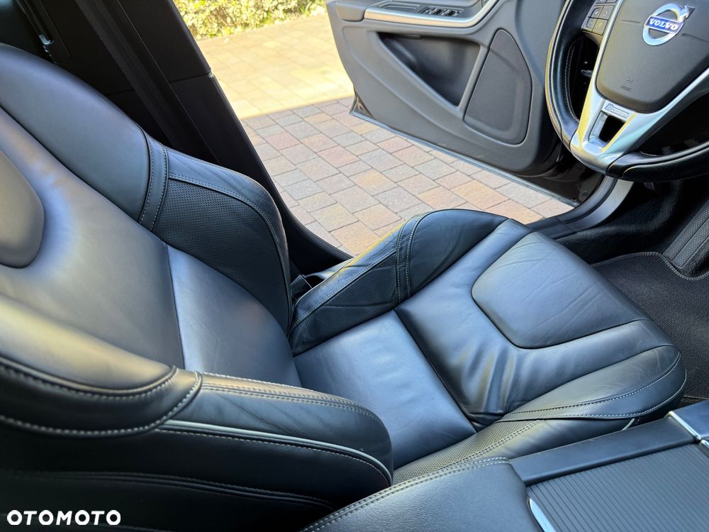 Volvo V60 D4 Geartronic RDesign - 37