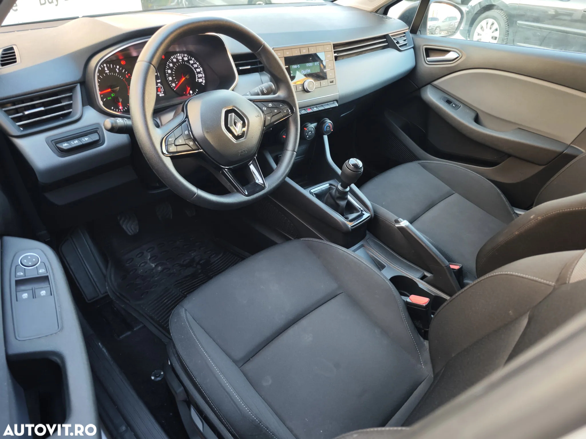 Renault Clio - 12