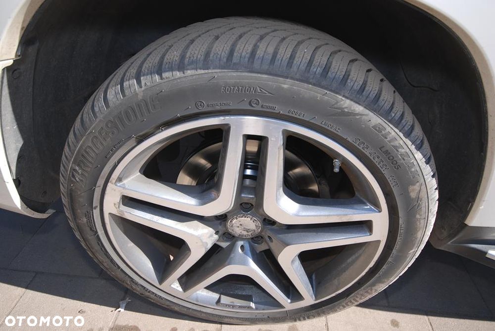 Mercedes-Benz GLS - 32