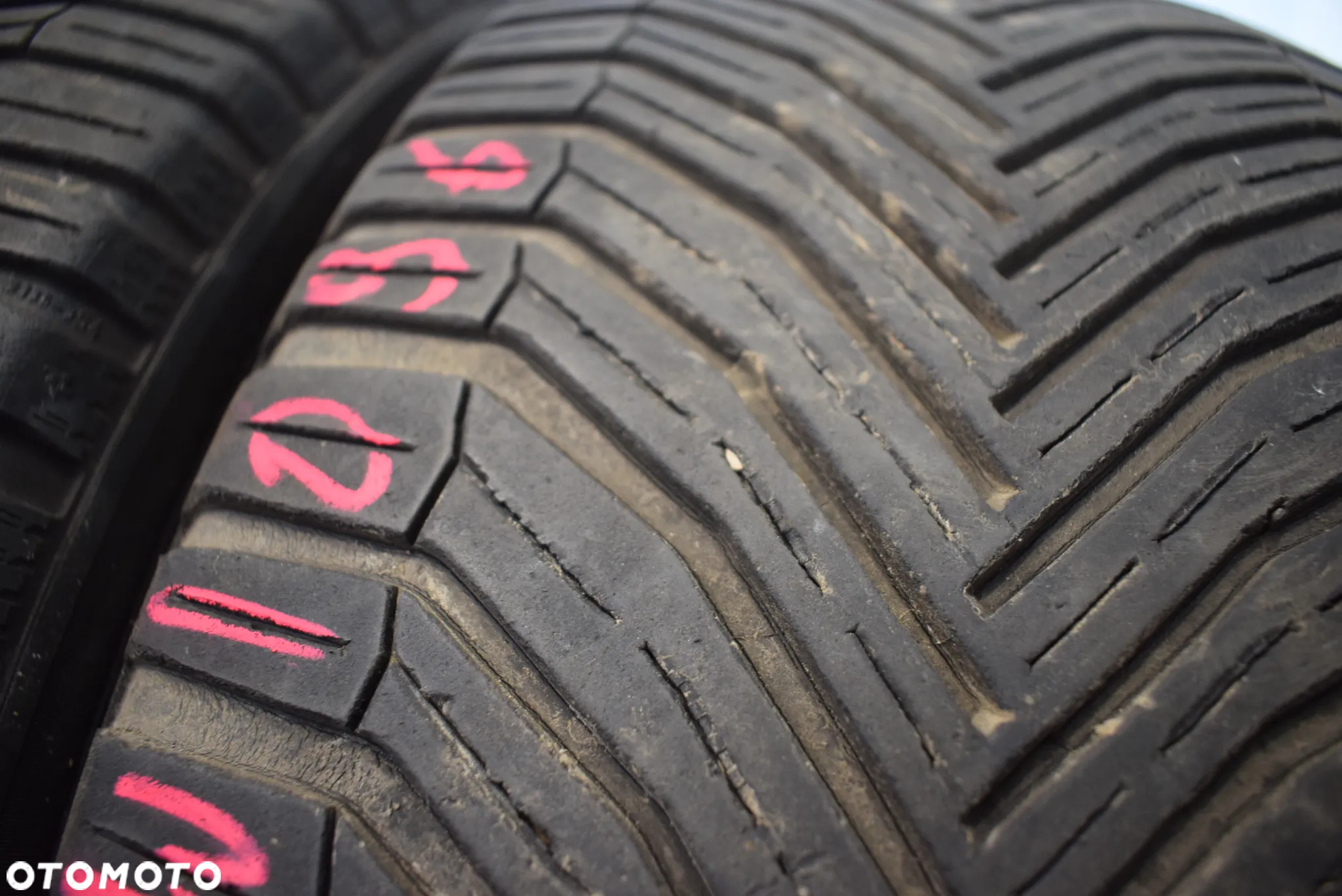 R19 235/50 Michelin CrossClimate SUV Cena za komplet - 4