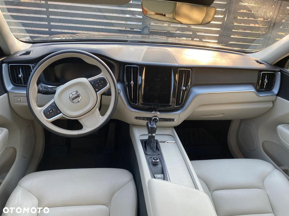 Volvo XC 60 D4 AWD Geartronic Momentum - 9