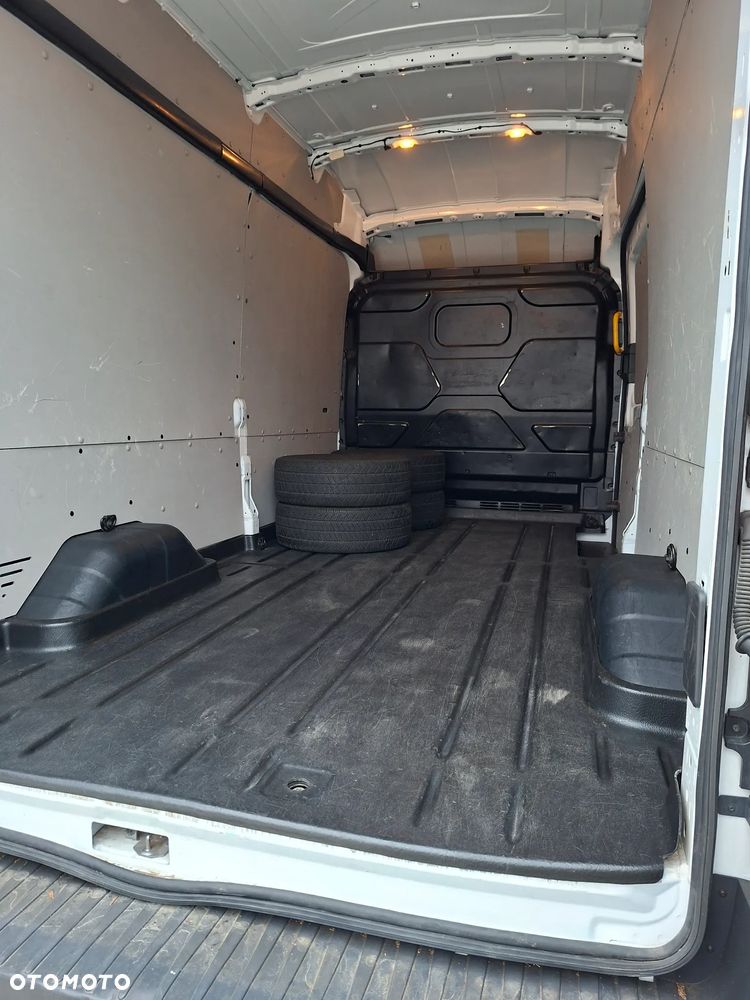 Ford Transit - 9