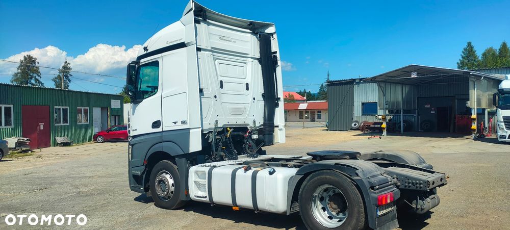 Mercedes-Benz Actros - 4
