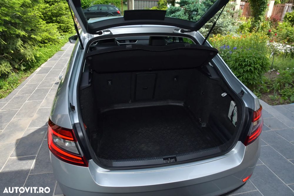 Skoda Octavia 2.0 TDI DSG 4X4 Style - 26
