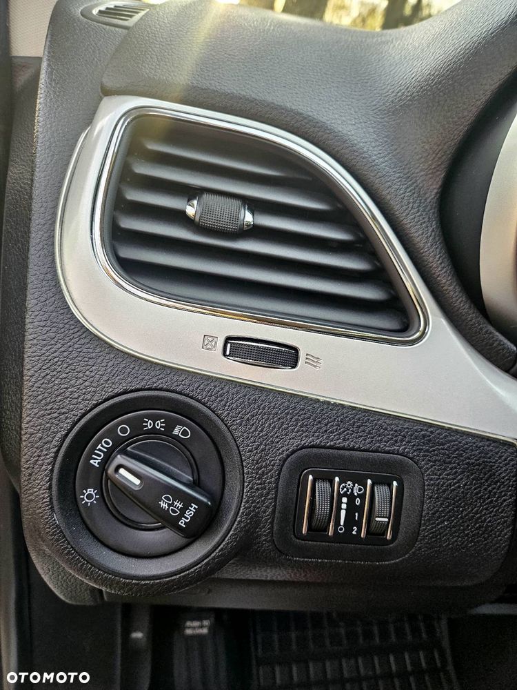 Fiat Freemont 2.0 Multijet Lounge AWD - 17