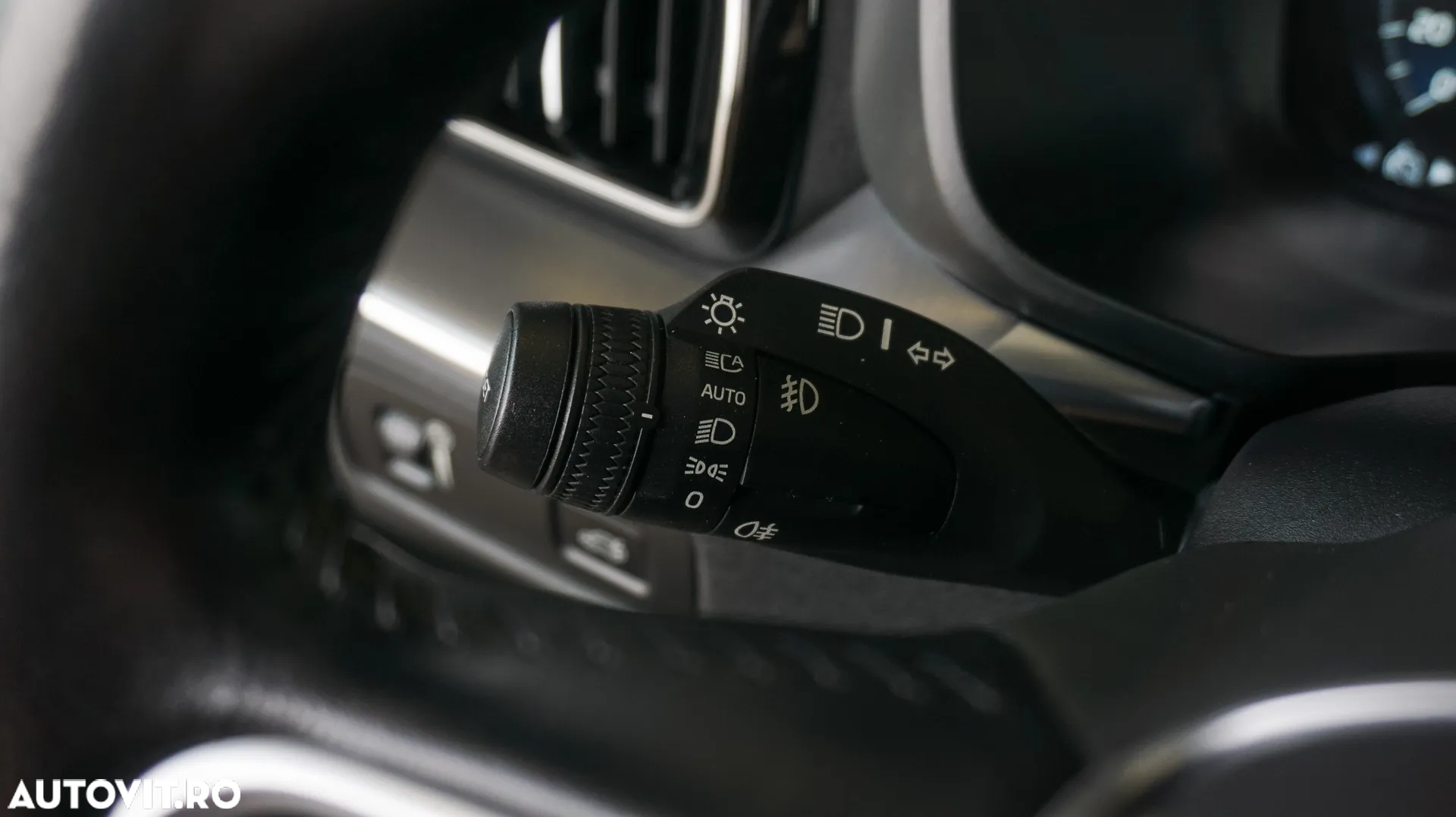 Volvo XC 60 B4 D AWD Geartronic Momentum - 18