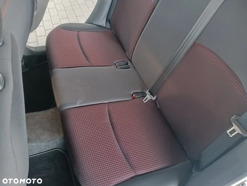 Mitsubishi Space Star - 31