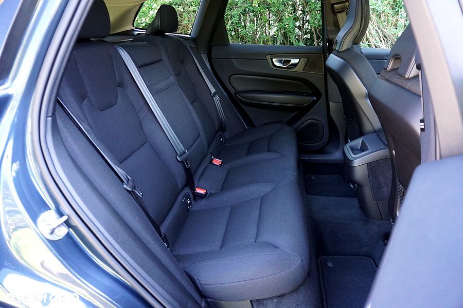 Volvo XC 60 B4 D Geartronic Momentum Pro - 24