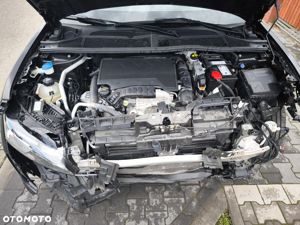 Peugeot 408 1.2 PureTech Allure S&S EAT8 - 13