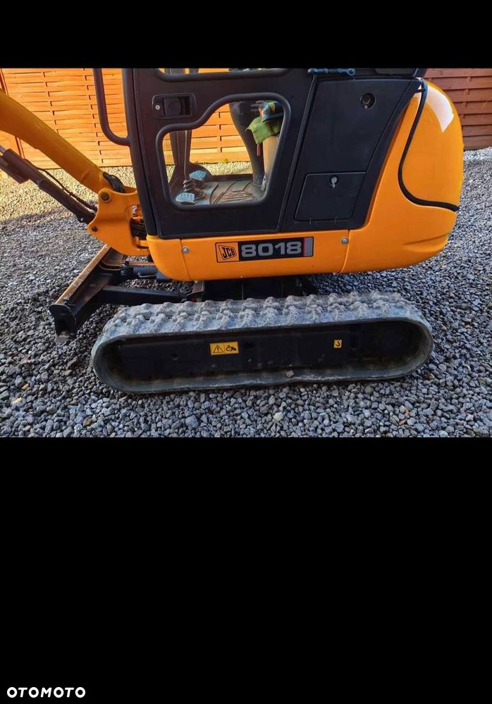 JCB 8018 - 4