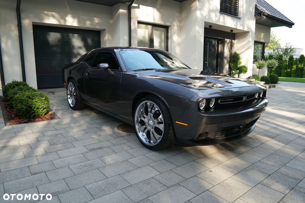 Dodge Challenger - 1