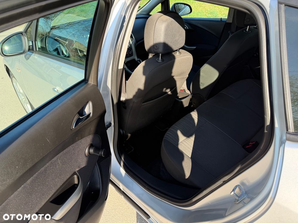 Opel Astra 1.4 Turbo - 21