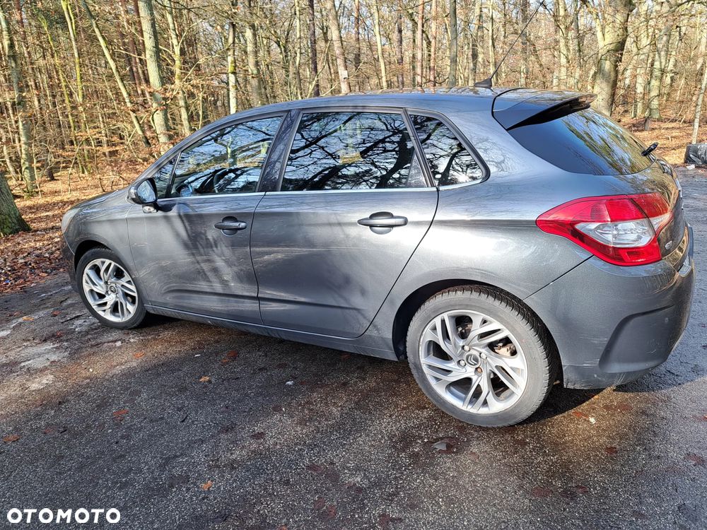 Citroën C4 e-HDi 115 Selection - 3