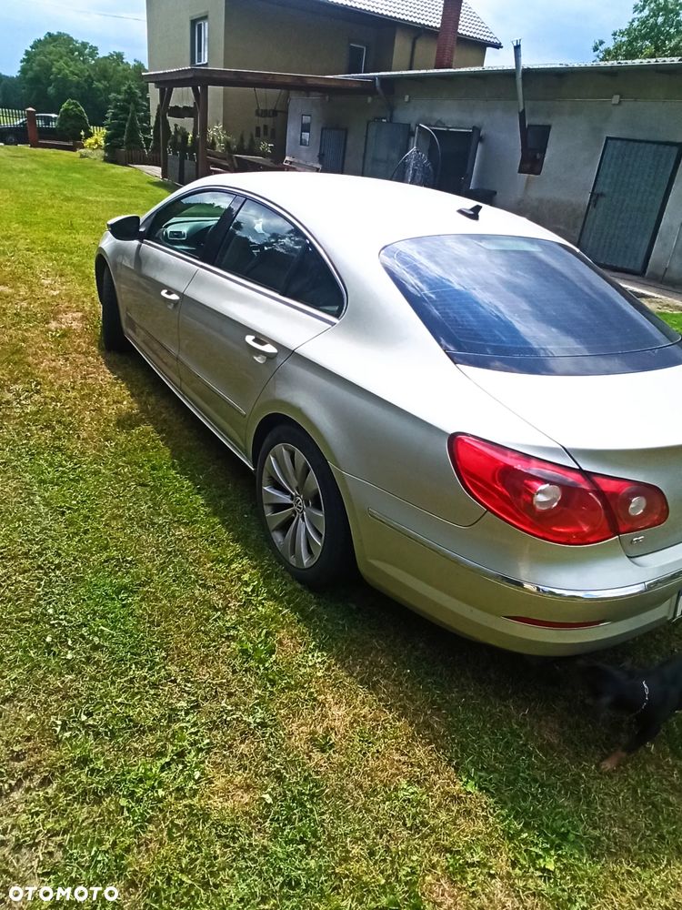 Volkswagen Passat - 8