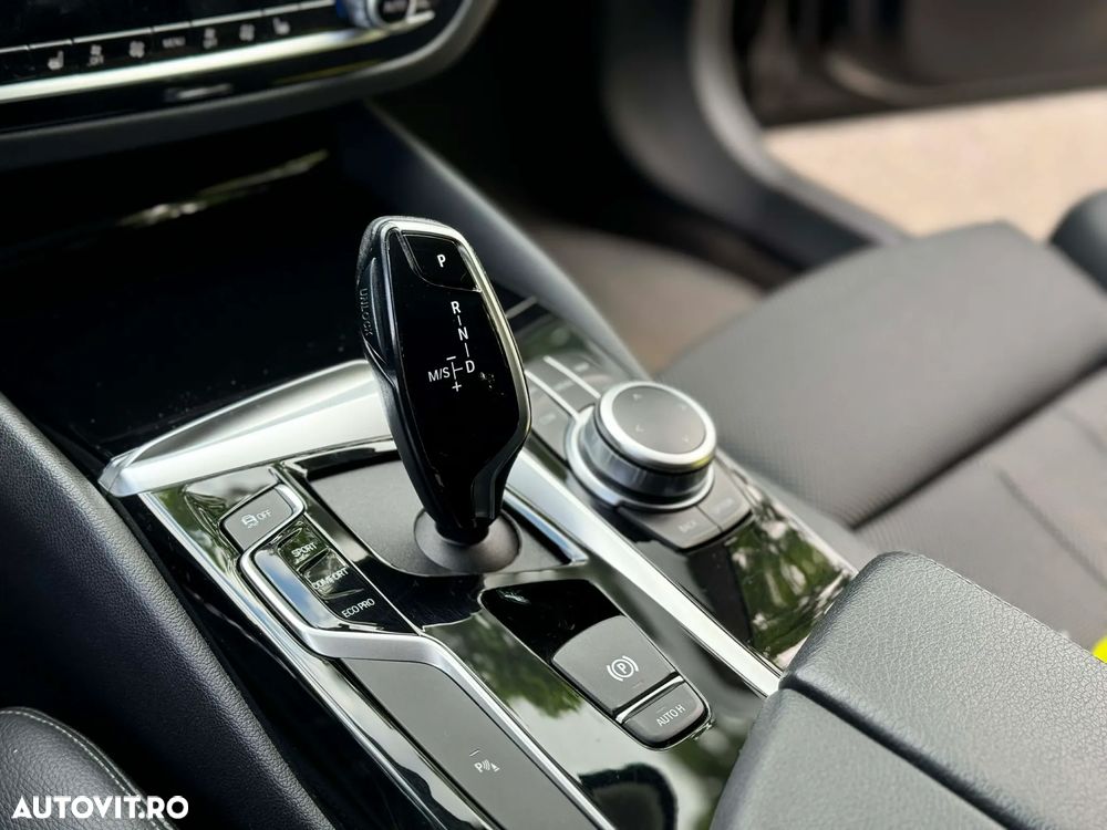 BMW Seria 5 520d xDrive AT - 8