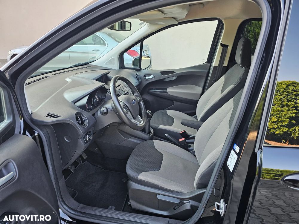 Ford Tourneo Courier 1.0 EcoBoost Titanium - 19