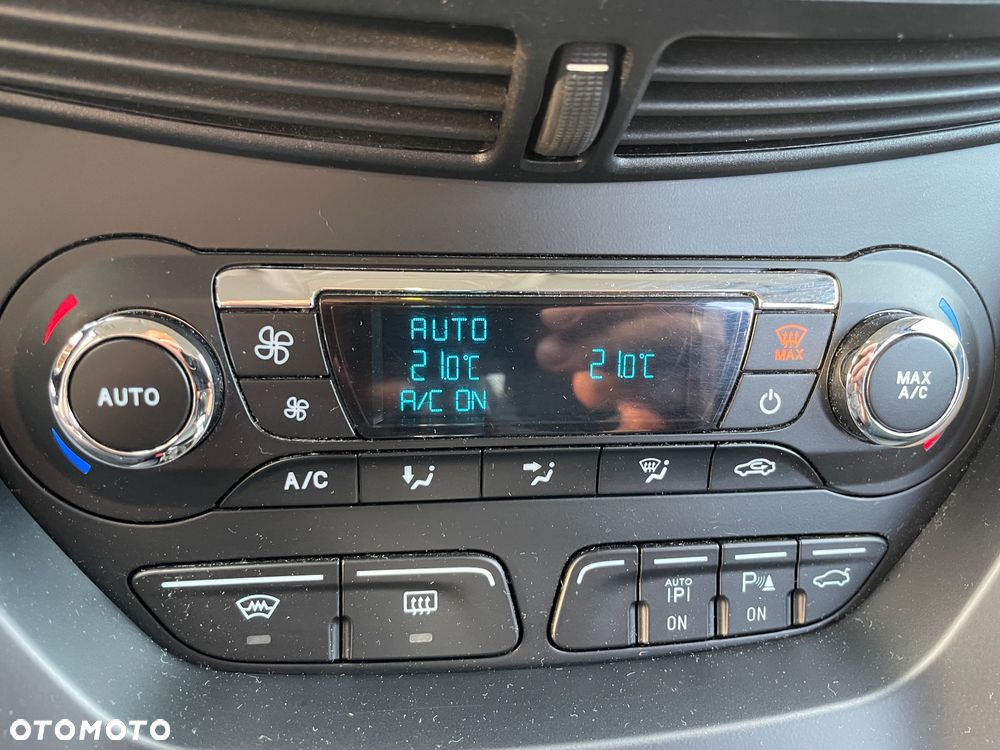 Ford Grand C-MAX - 34