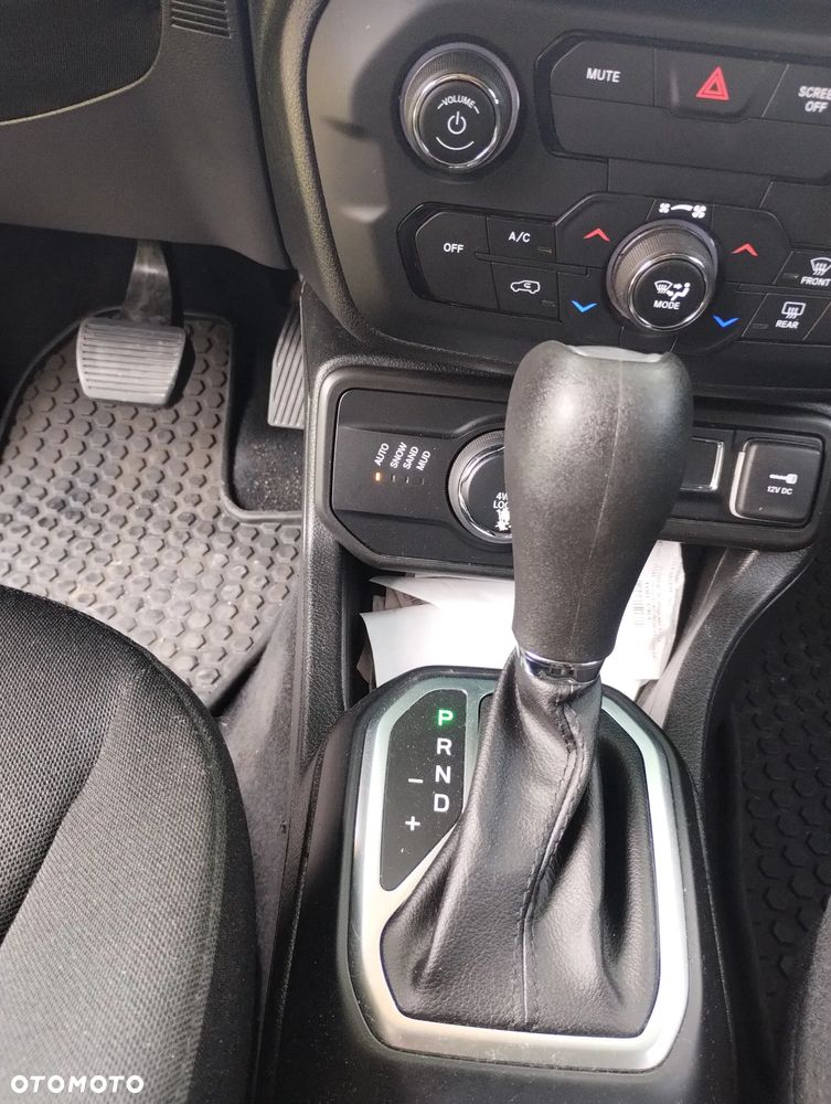 Jeep Renegade - 8