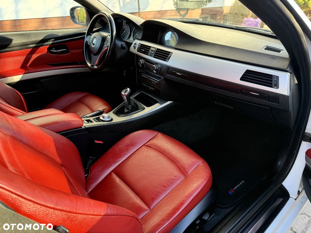 BMW Seria 3 320i Edition Exclusive - 12