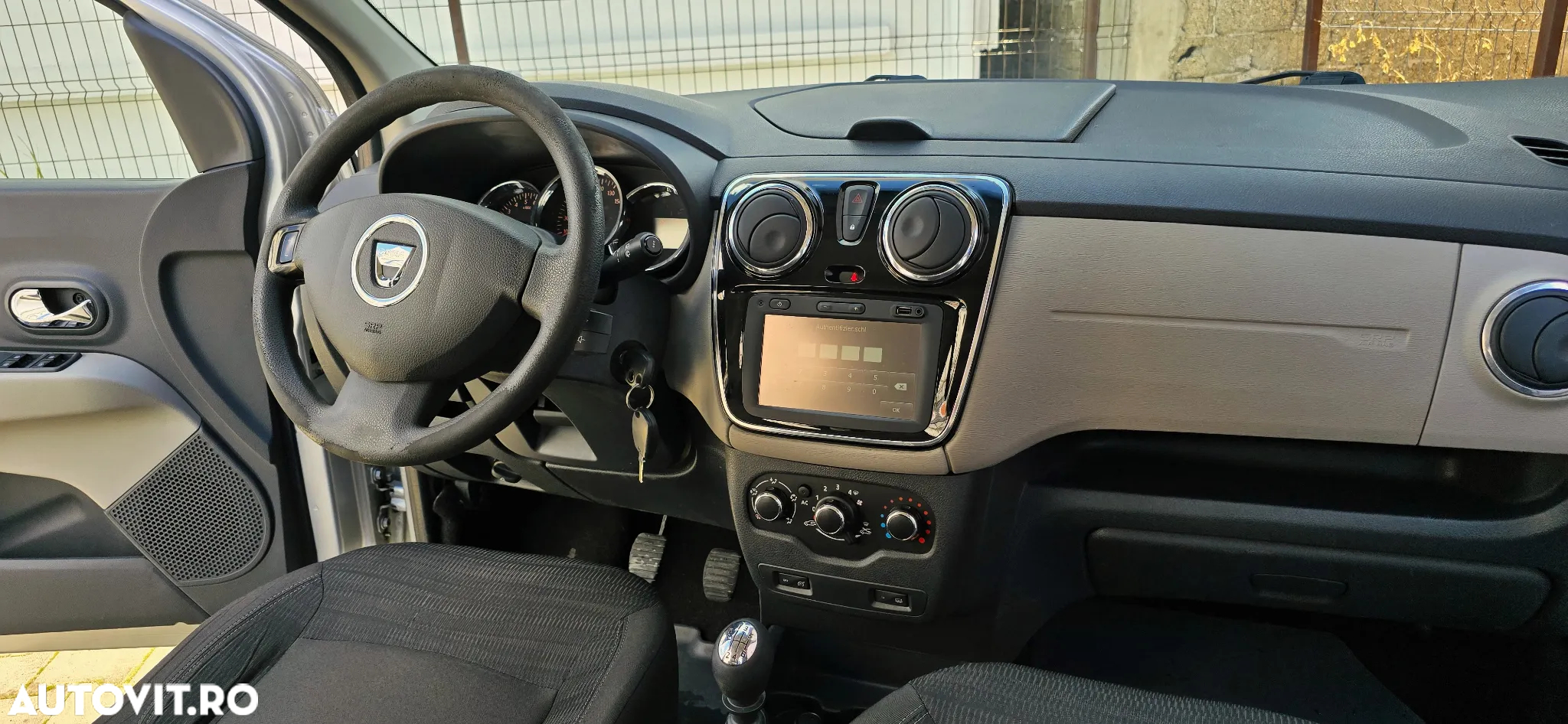 Dacia Lodgy dCi 110 Celebration - 17