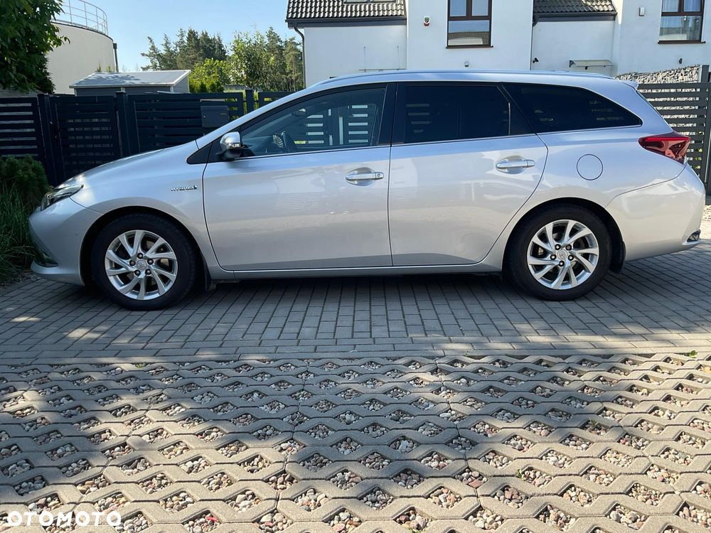 Toyota Auris Hybrid 135 Prestige - 8