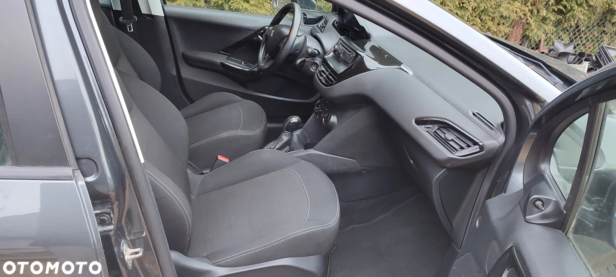 Peugeot 208 - 3