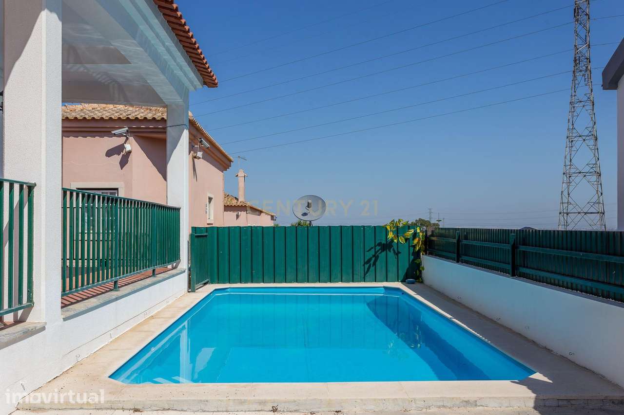 Moradia em Palmela, com Garagem, Piscina e Jardim - Grande imagem: 2/25