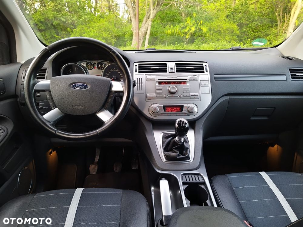 Ford Kuga 2.0 TDCi 2x4 Titanium - 14