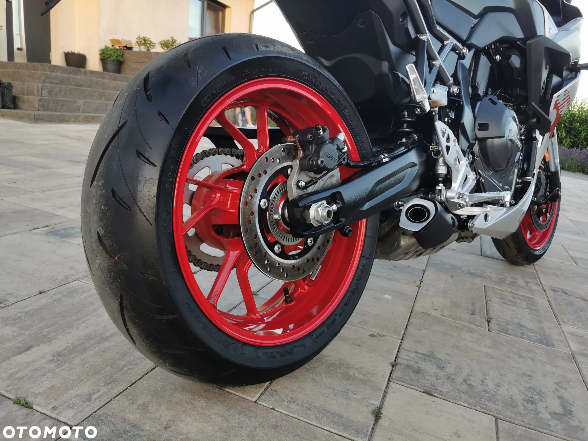 Suzuki GSX - 6