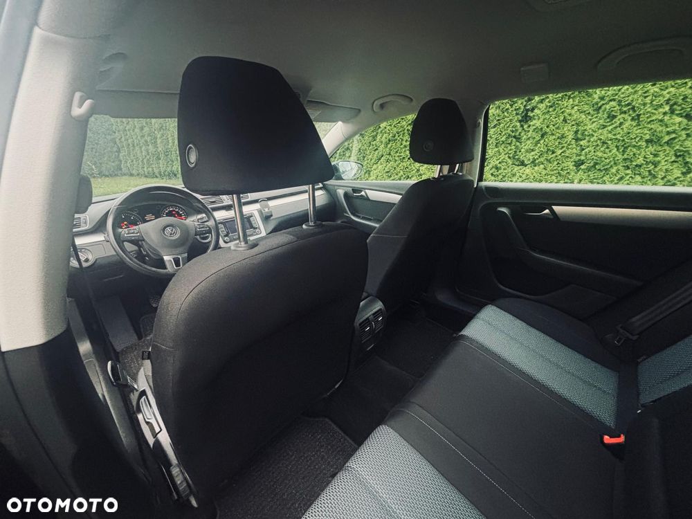 Volkswagen Passat - 3