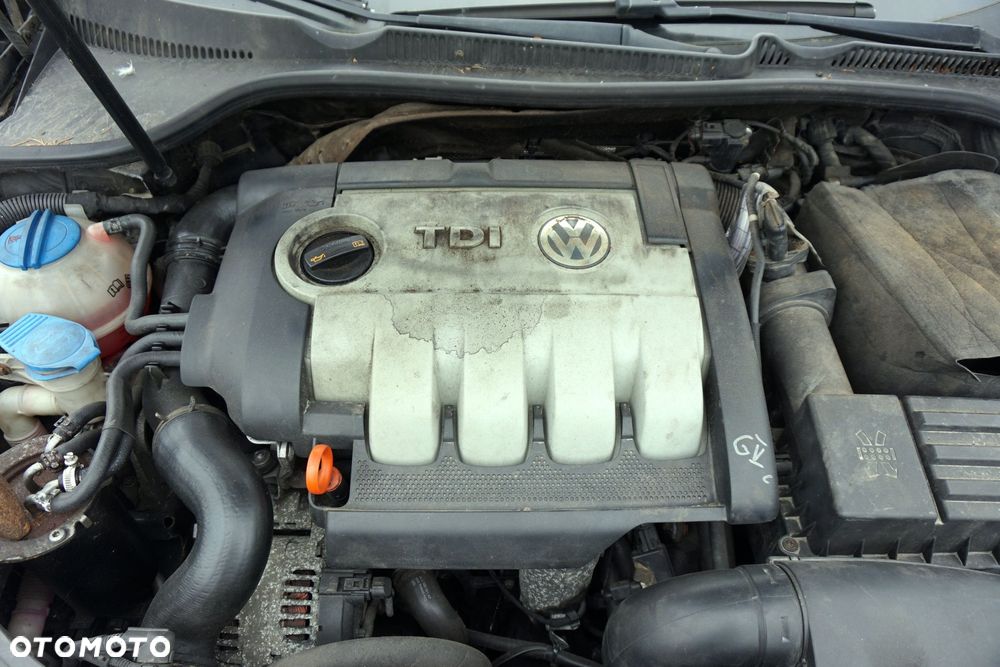 VOLKSWAGEN GOLF V 5D HB 2007 LC9Z 1.9 TDI BLS 105KM JCR CZARNY na części - 9