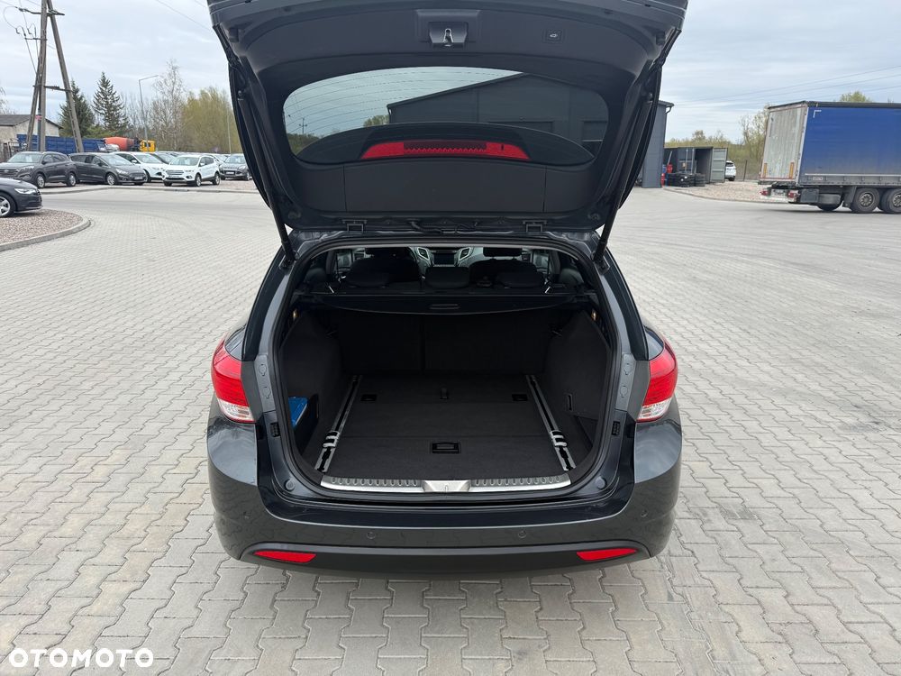 Hyundai i40 i40cw 1.7 CRDi Fifa World Cup Edition - 9