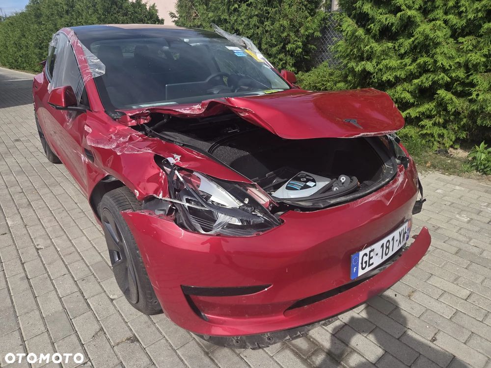 Tesla Model 3 - 4