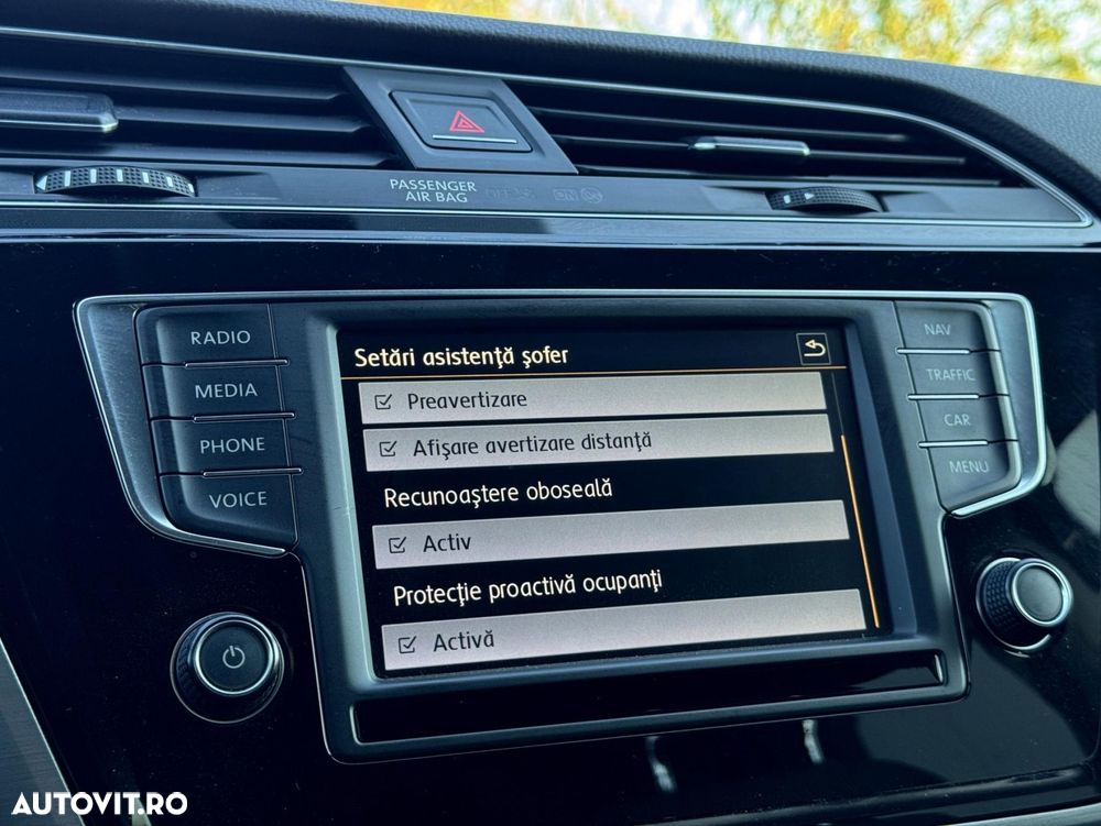 Volkswagen Touran - 14
