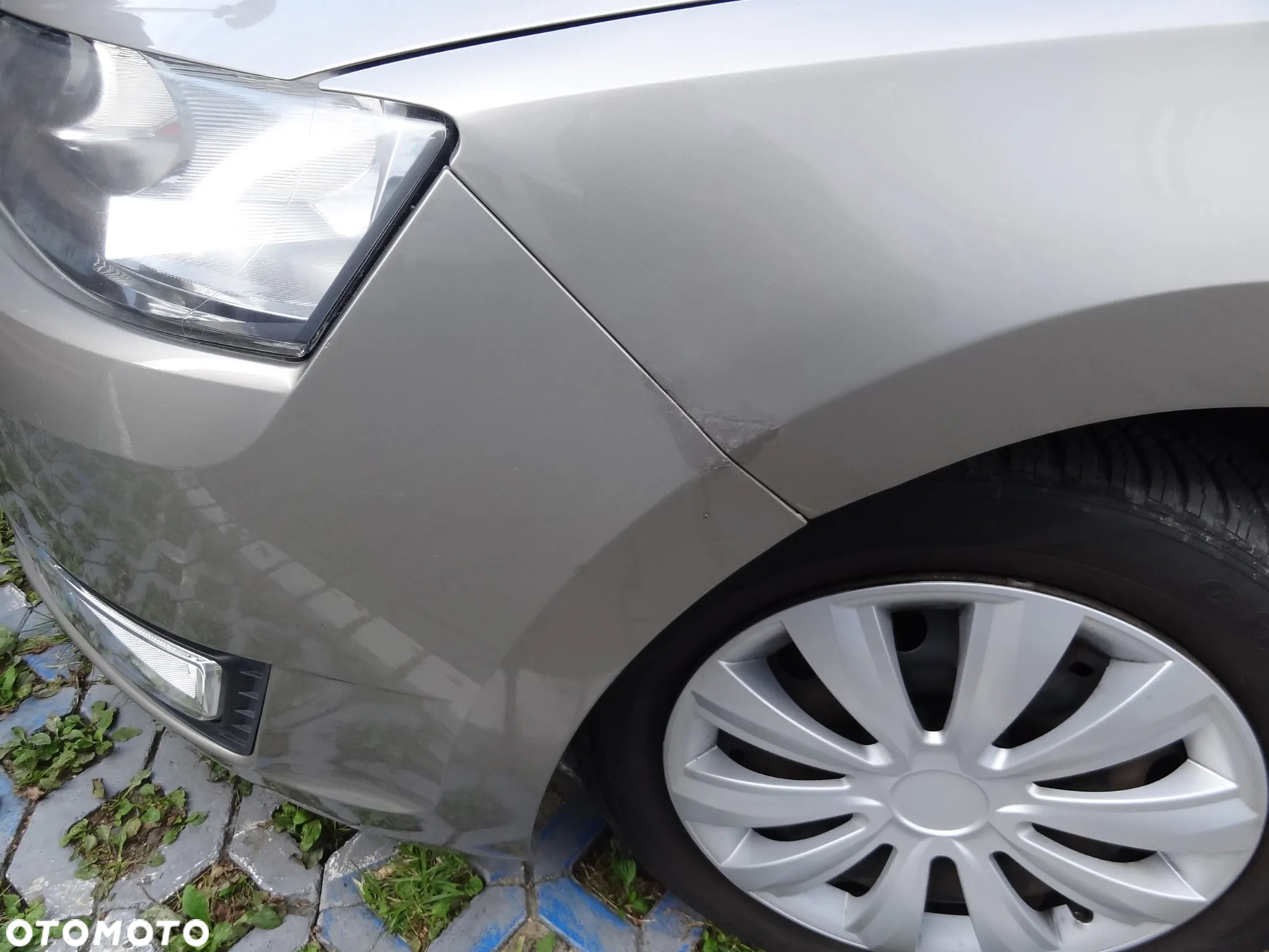 Skoda RAPID 1.2 TSI Active - 34