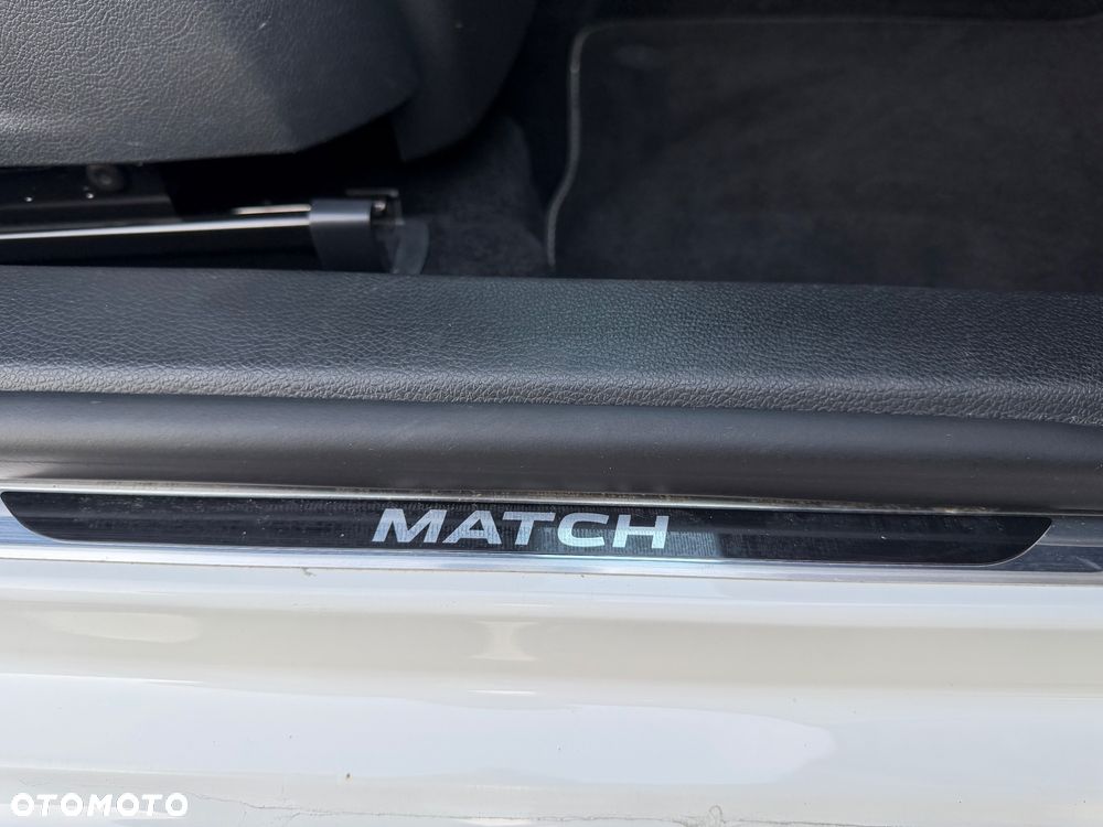 Volkswagen Golf 1.6 TDI DPF MATCH - 14