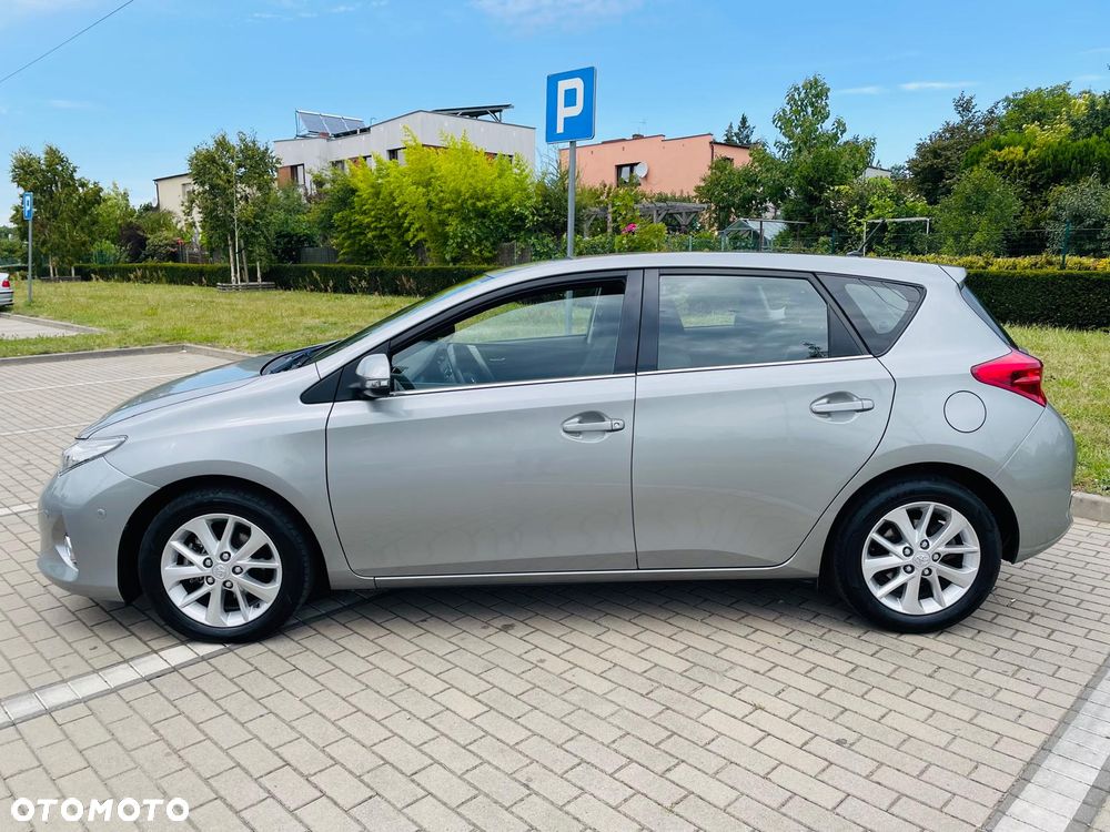 Toyota Auris 1.6 Valvematic Executive - 6