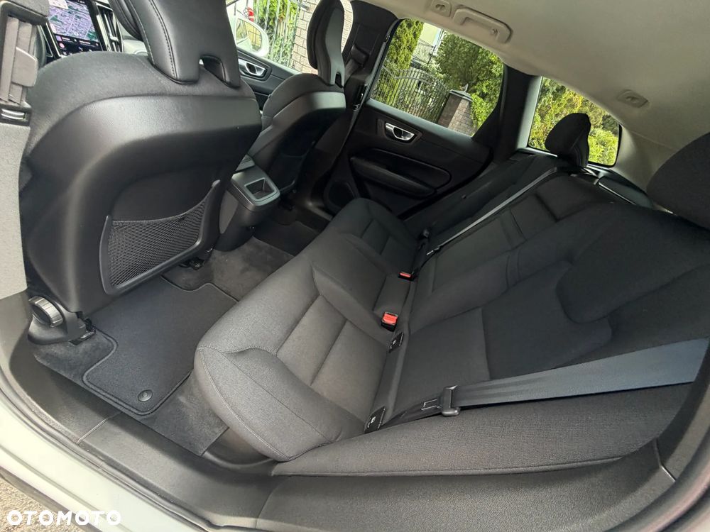 Volvo XC 60 B4 B Momentum Pro - 35