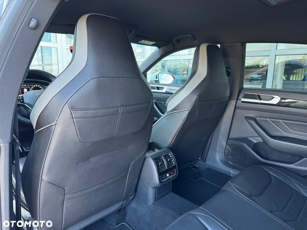 Volkswagen Arteon 2.0 TDI SCR DSG R-Line - 12