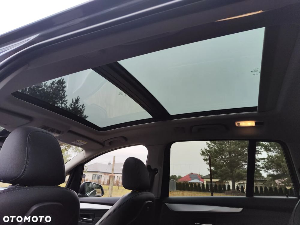 BMW Seria 2 220d xDrive Sport-Aut Luxury Line - 7