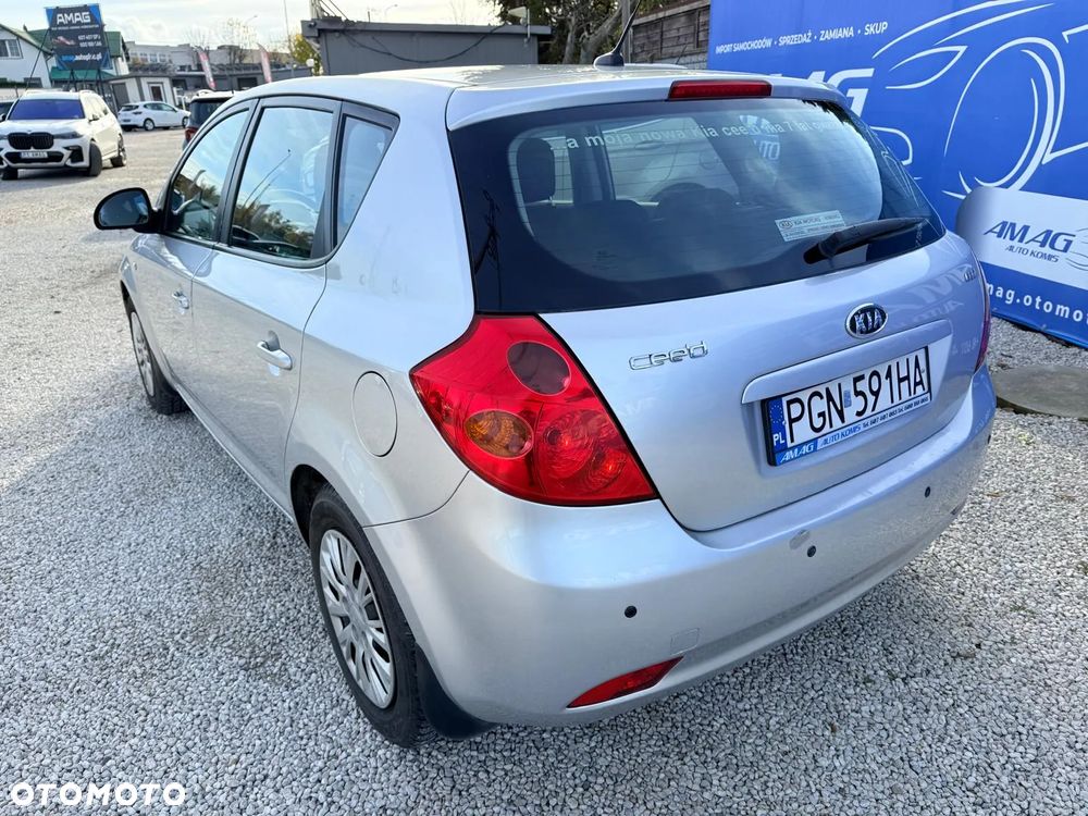 Kia Ceed 1.6 CRDi 115 Edition 7 - 8